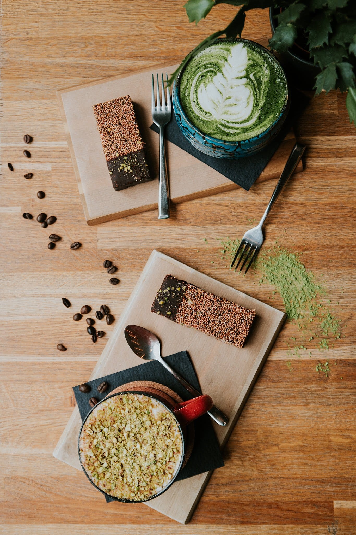 Vegan desertai ir karšti gėrimai.