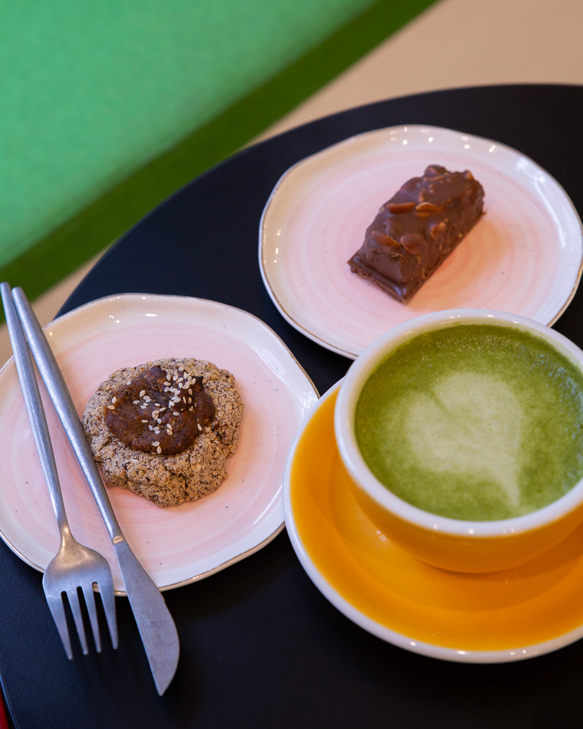 Vegan desertai ir mactha latte