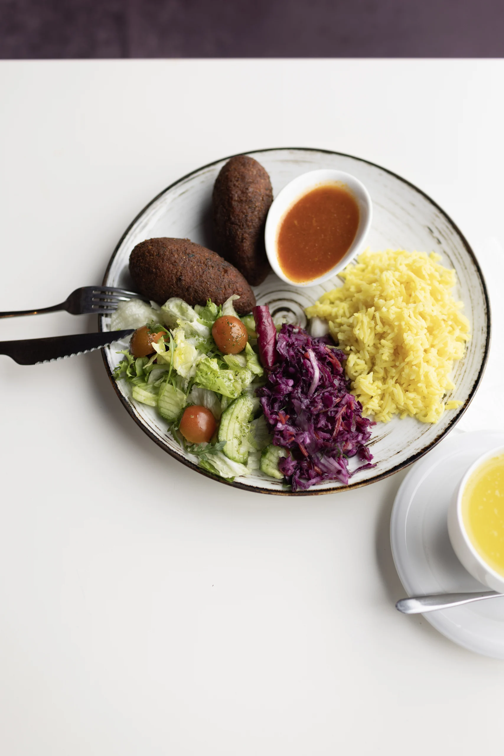 Falafeliai su garnyrais