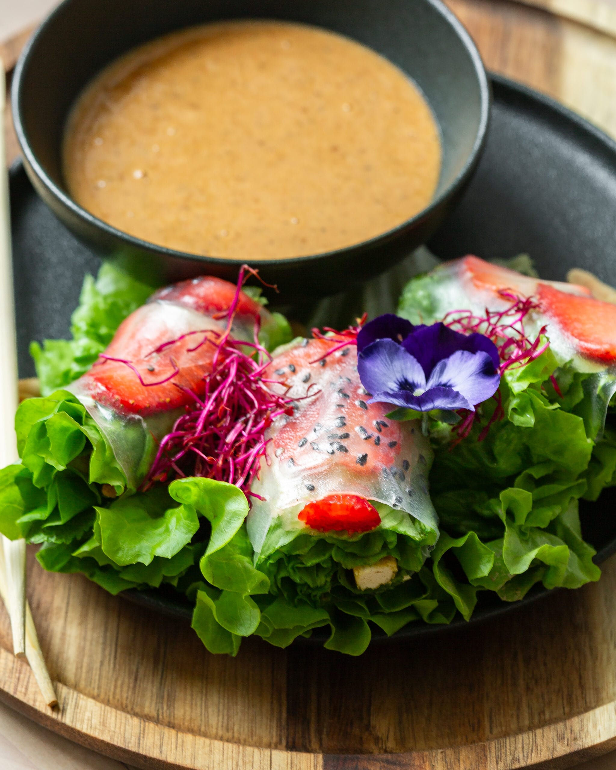 Suktinukai su daržovėmis Colibri vegan food kavinėje Vilniuje