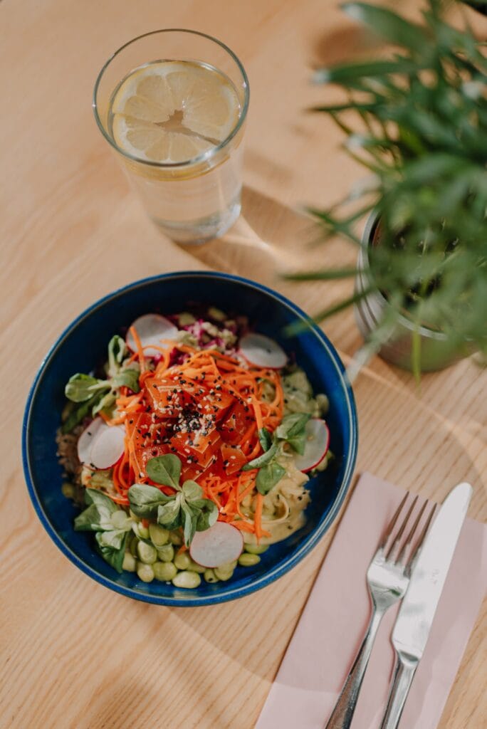 Vegan Buddha bowl Rosehip